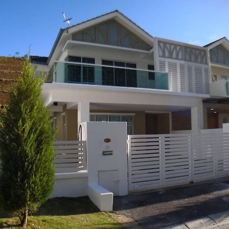 Homestay Cameron Highlands Golden Hill 5Br Semi D Golden Hills Night Market No Bbq Brinchang Exterior foto